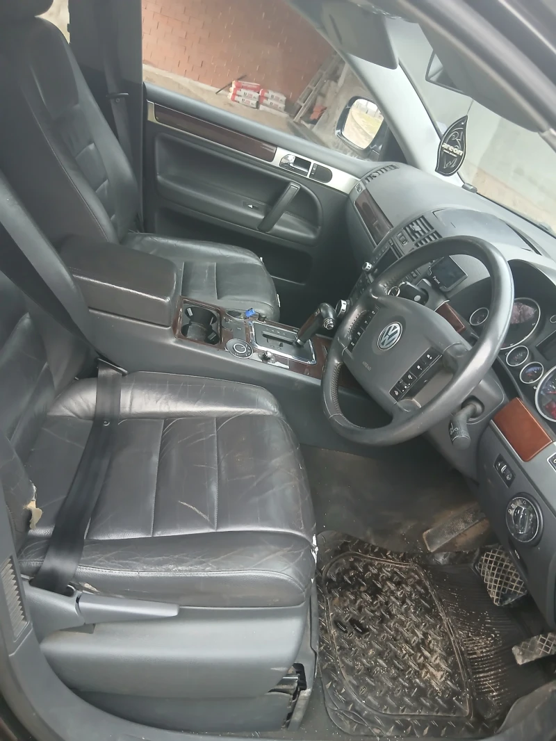 VW Touareg 2.5tdi, снимка 7 - Автомобили и джипове - 53396400