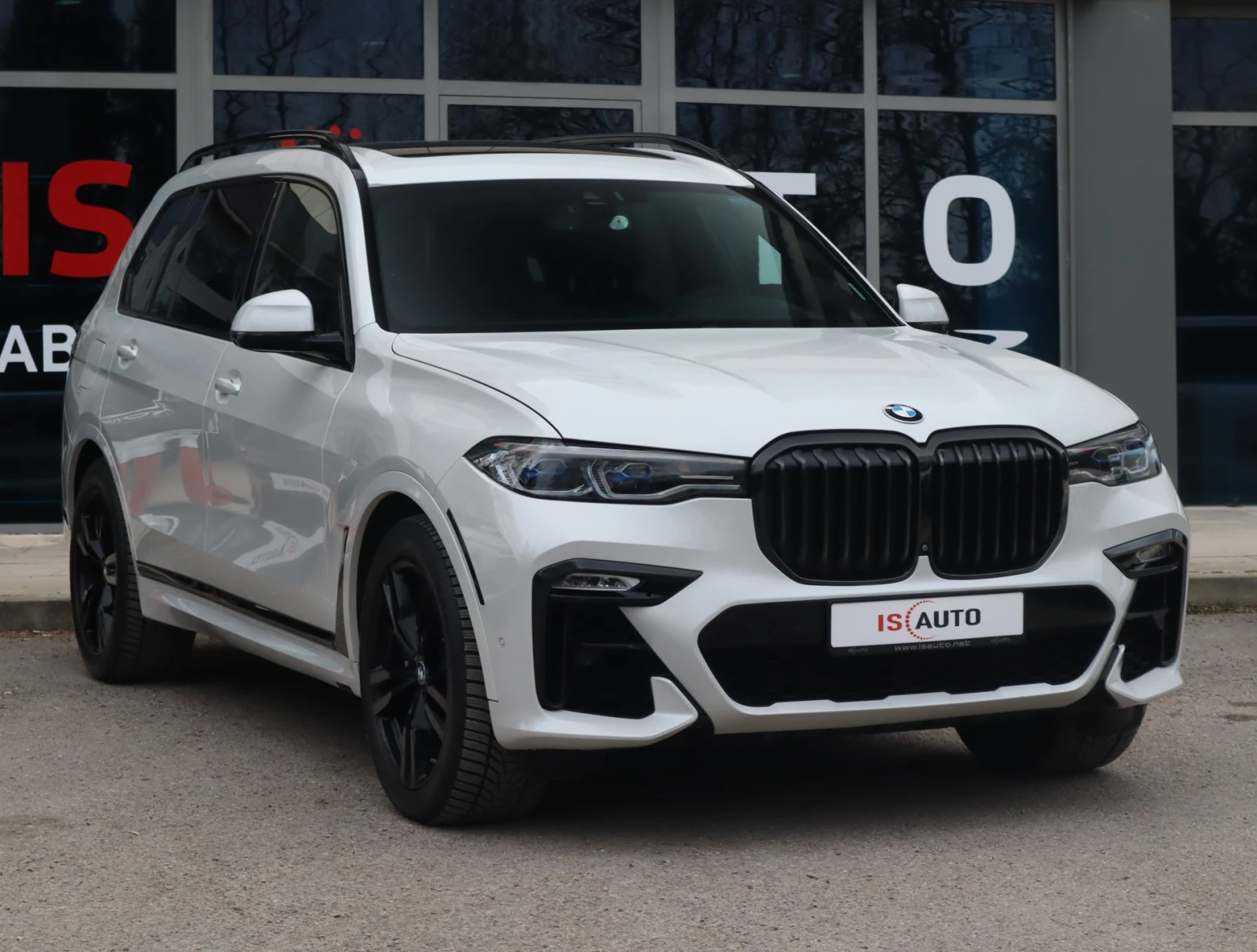BMW X7 M50i/Harman Kardon/SKY Lounge/Кристал/Камера 360/H, снимка 3 - Автомобили и джипове - 53165903