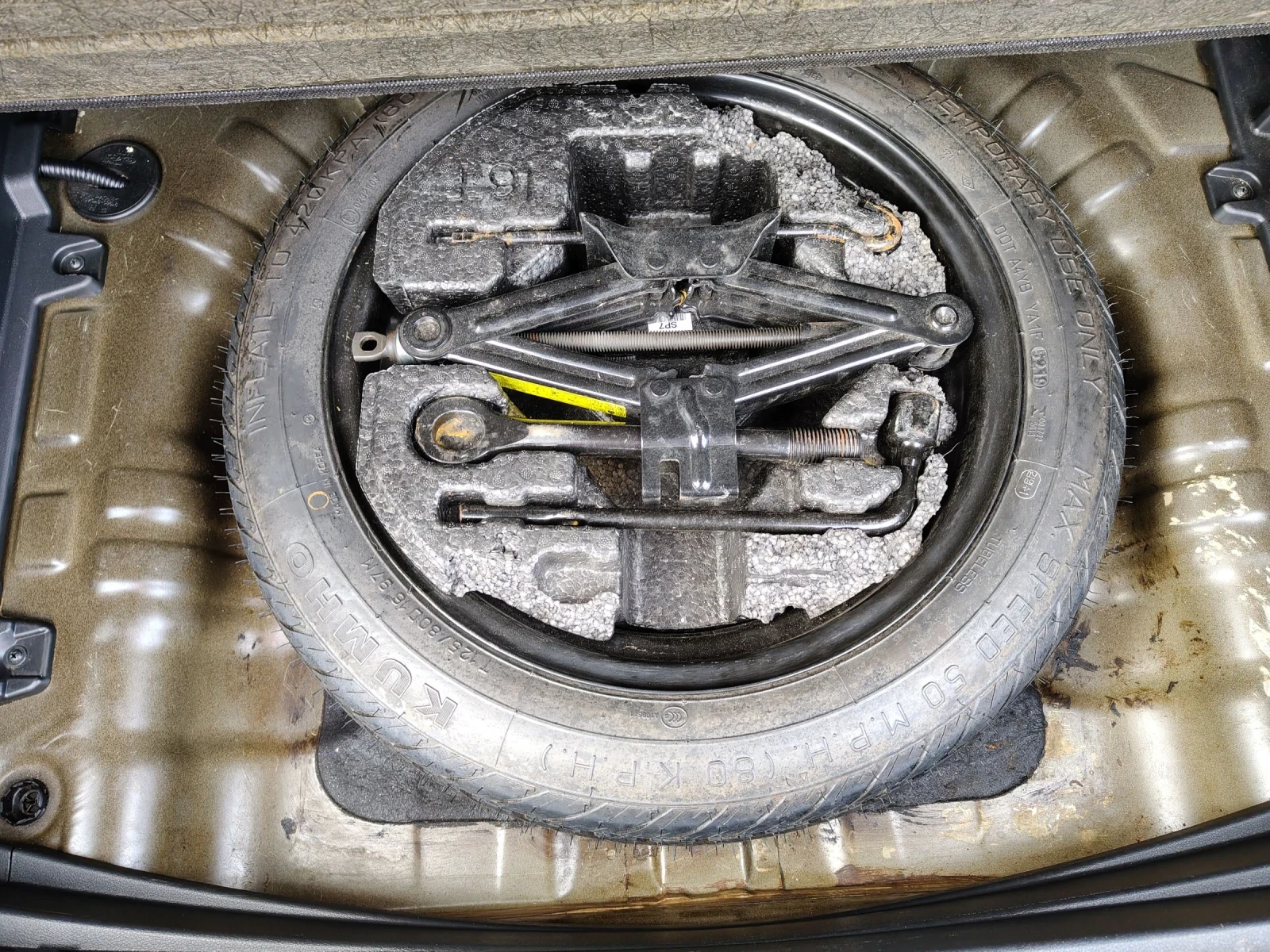 Hyundai Kona 1.6 crdi , снимка 8 - Автомобили и джипове - 53888653