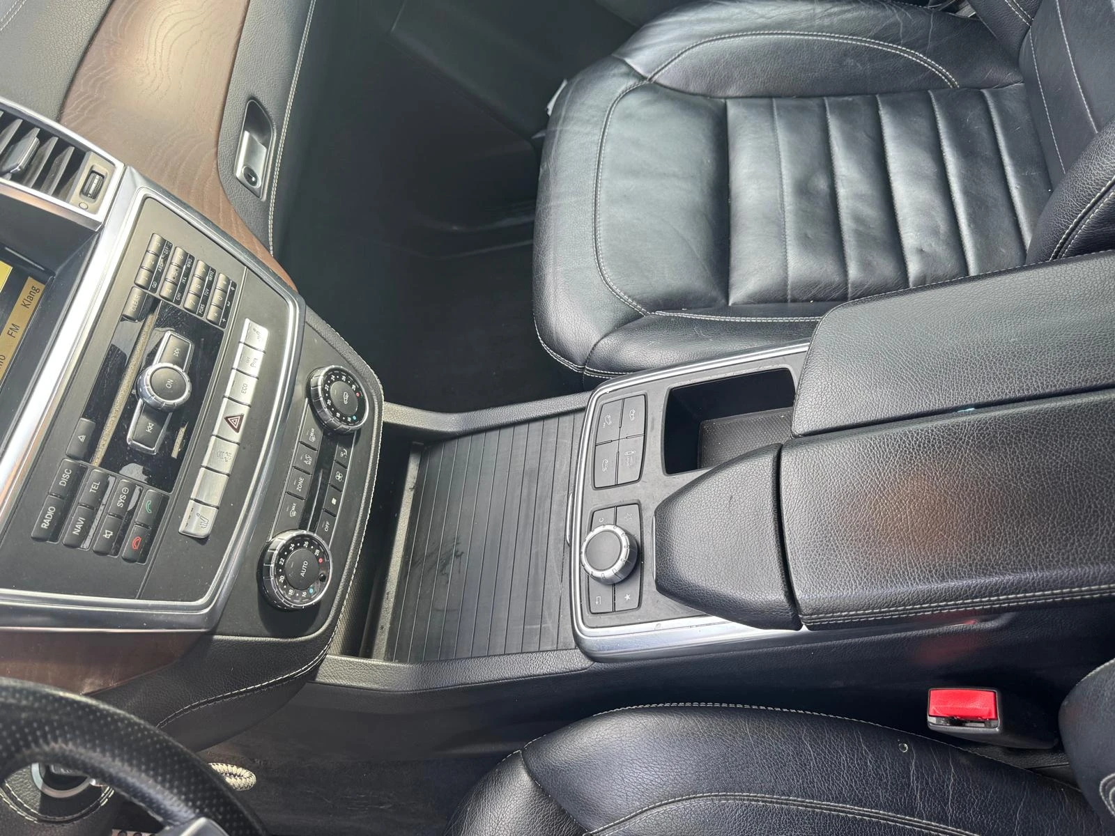 Mercedes-Benz ML 350 BlueTEC 4MATIC AMG Paket , снимка 7 - Автомобили и джипове - 53979330