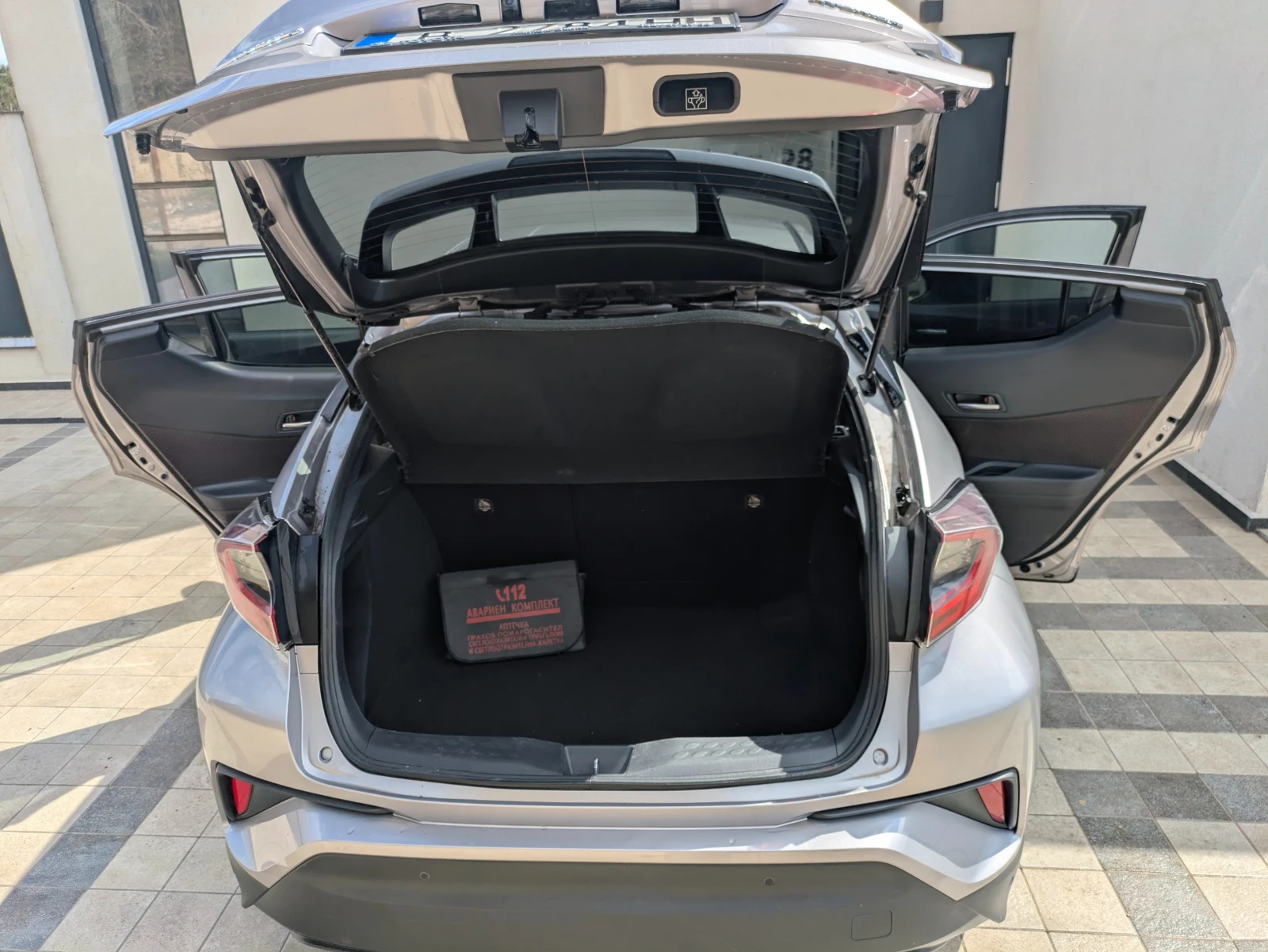 Toyota C-HR, снимка 14 - Автомобили и джипове - 54038863