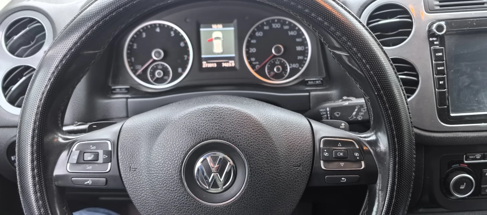 VW Tiguan 2.0 TSI, снимка 16 - Автомобили и джипове - 54240522