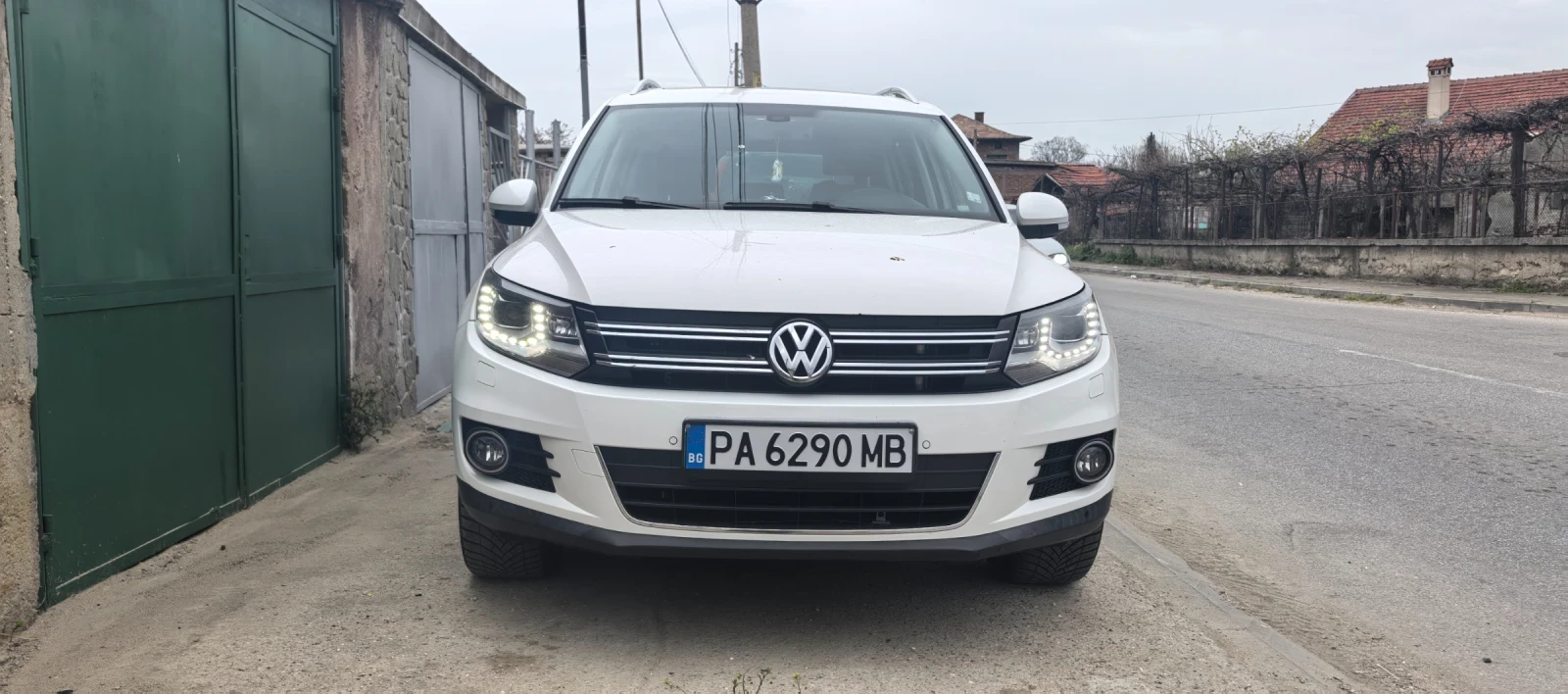 VW Tiguan 2.0 TSI, снимка 2 - Автомобили и джипове - 54240522