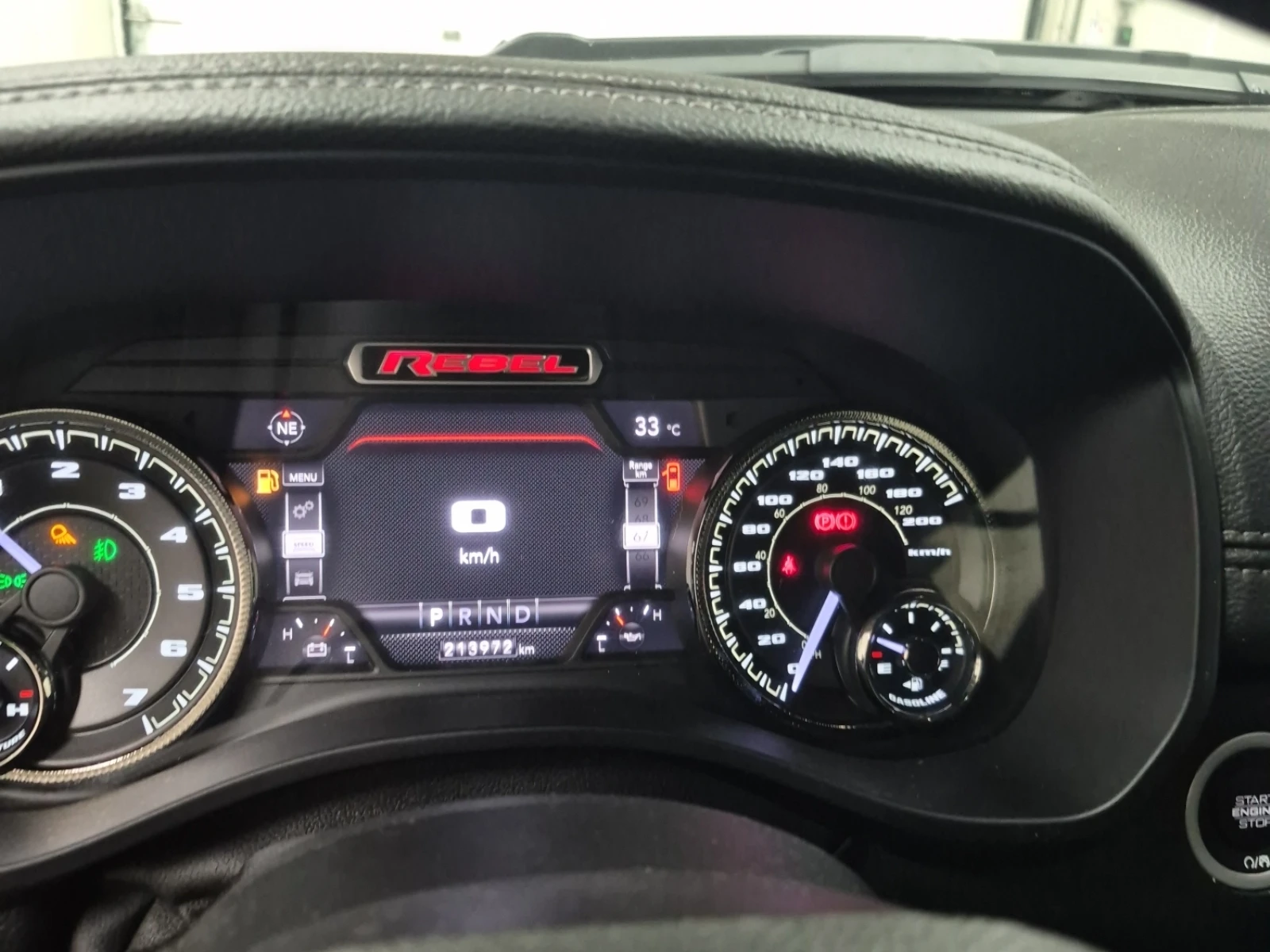 Dodge RAM 1500 REBEL* 5.7* AWD* CARFAX* АВТО КРЕДИТ* , снимка 13 - Автомобили и джипове - 55239380
