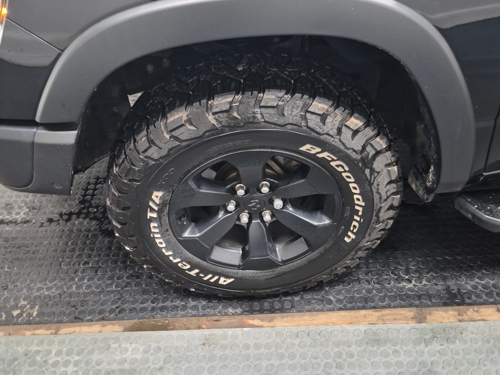 Dodge RAM 1500 REBEL* 5.7* AWD* CARFAX* АВТО КРЕДИТ* , снимка 7 - Автомобили и джипове - 55239380
