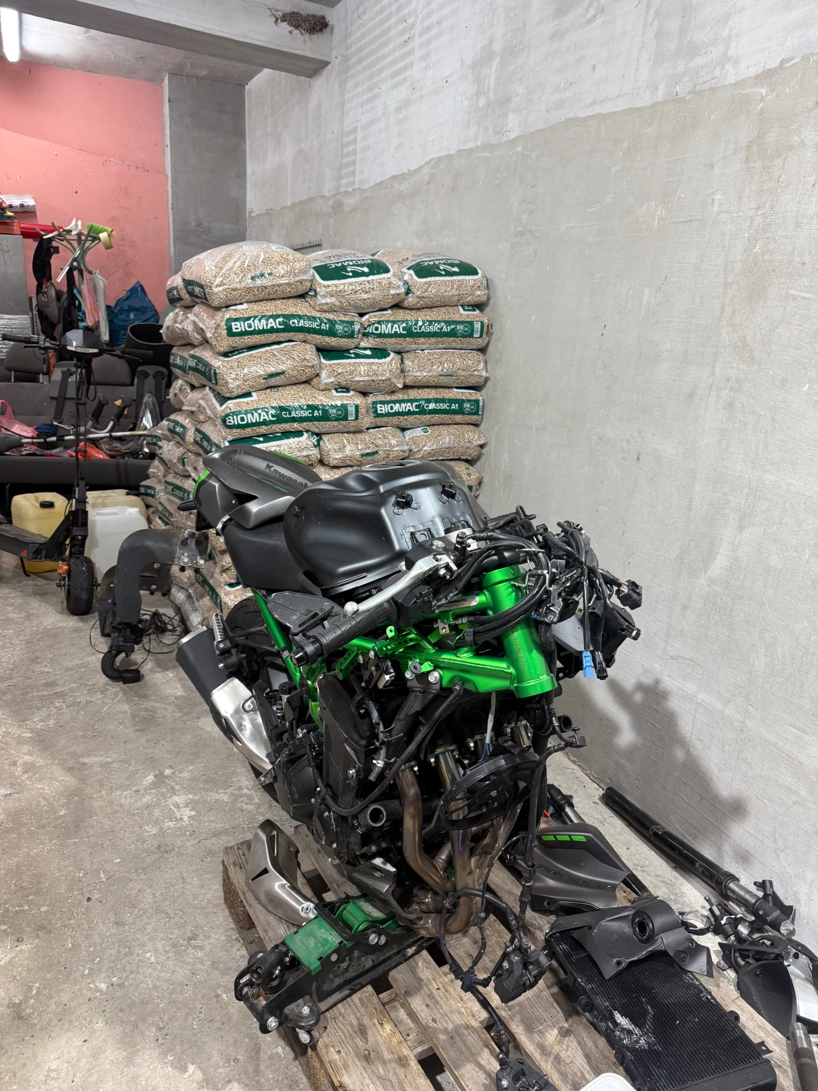 Kawasaki Z 900ABS КАТАСТРОФИРАЛ, снимка 1