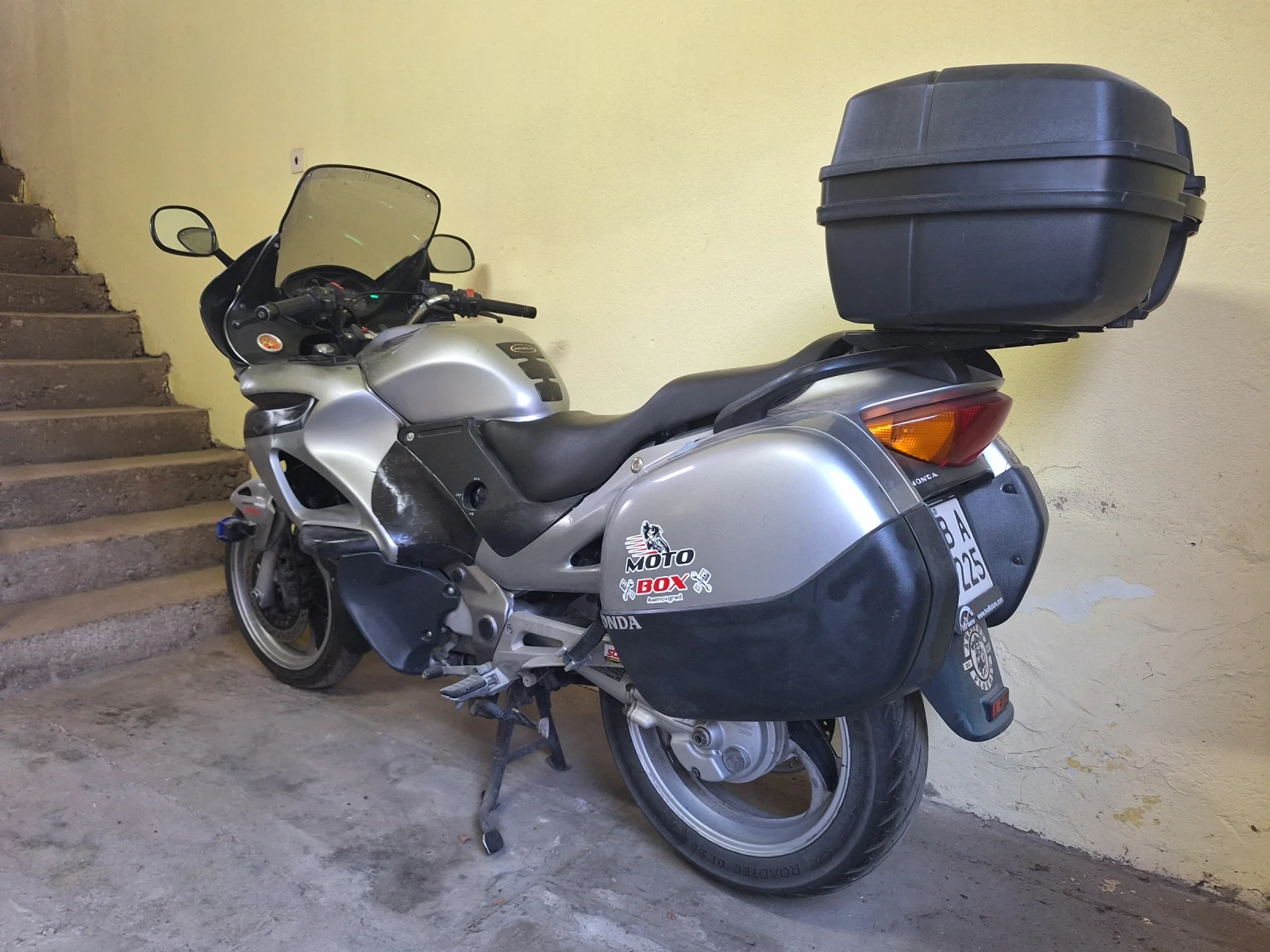 Honda Deauville NT 650 V, снимка 2 - Мотоциклети и мототехника - 54347529