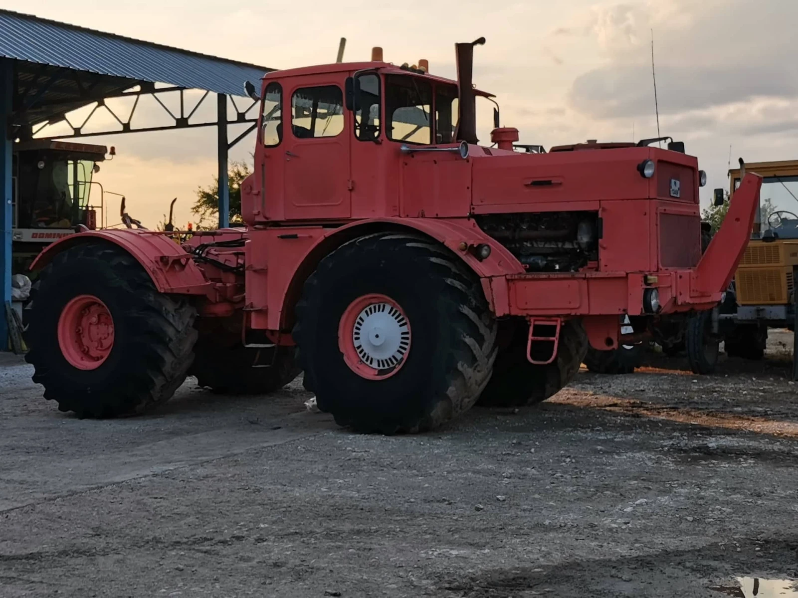 Трактор Кировец K701, снимка 2 - Селскостопанска техника - 55593961