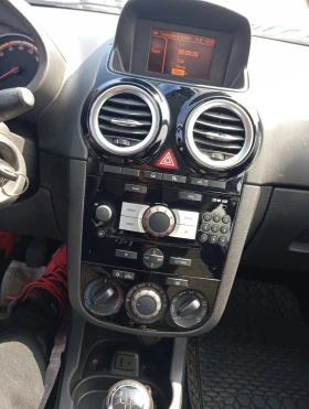 Opel Corsa Газ- бензин , снимка 10
