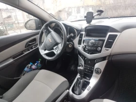 Chevrolet Cruze 1.6i ГАЗОВ ИНЖЕКЦИОН, снимка 9