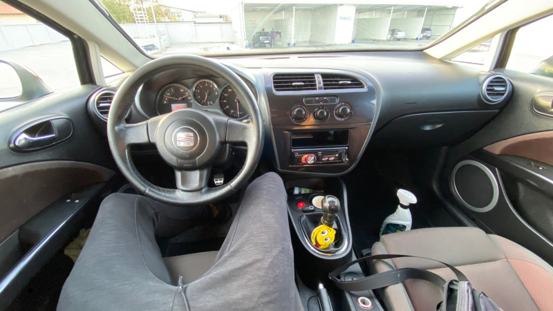 Seat Leon 1.6 LPG, снимка 11 - Автомобили и джипове - 46421373