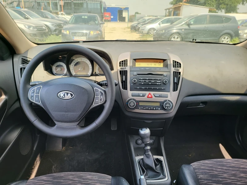 Kia Ceed, снимка 10 - Автомобили и джипове - 46884511