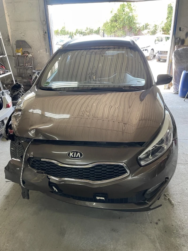 Kia Ceed 1.4 бензин , снимка 1 - Автомобили и джипове - 47061336