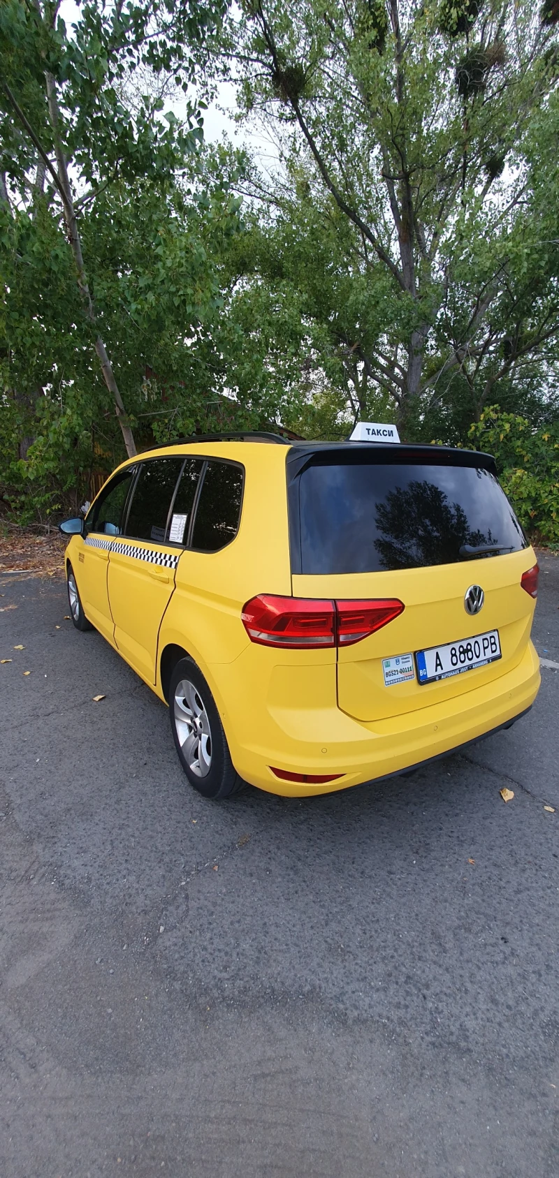 VW Touran, снимка 3 - Автомобили и джипове - 47115720