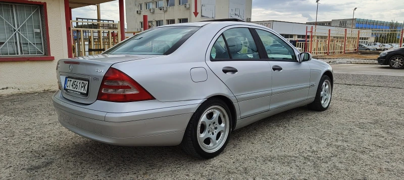 Mercedes-Benz C 220 D-Седан-Automat, снимка 7 - Автомобили и джипове - 47300697