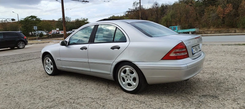 Mercedes-Benz C 220 D-Седан-Automat, снимка 5 - Автомобили и джипове - 47300697