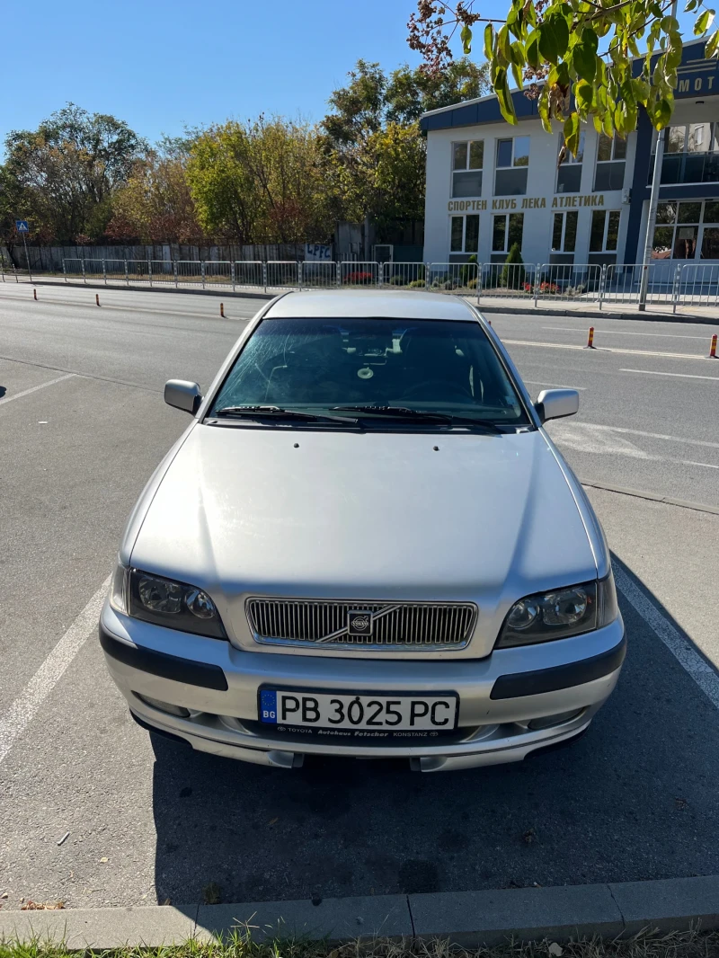 Volvo S40 1.8, снимка 3 - Автомобили и джипове - 47663114