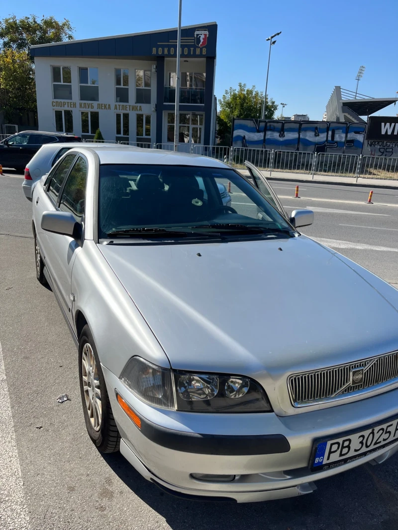 Volvo S40 1.8, снимка 8 - Автомобили и джипове - 47663114