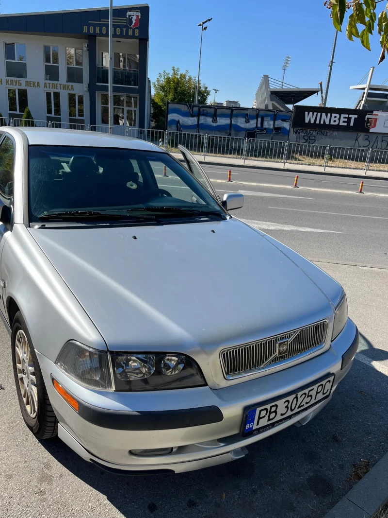 Volvo S40 1.8, снимка 9 - Автомобили и джипове - 47663114