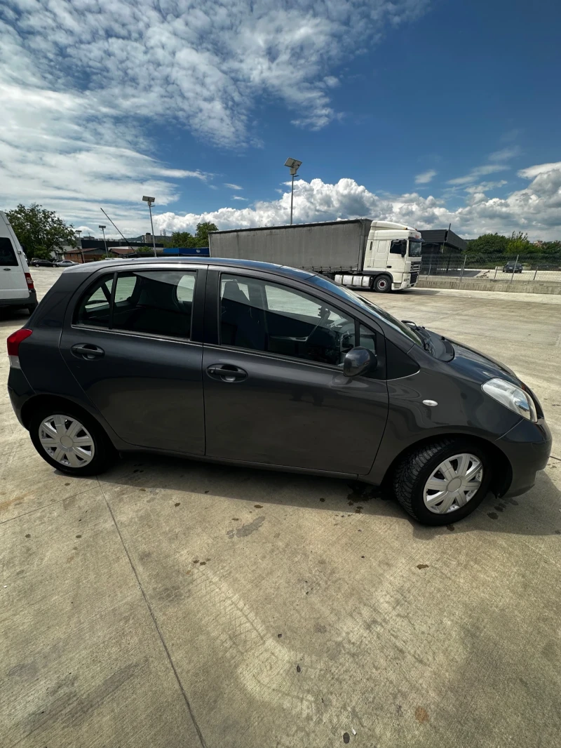 Toyota Yaris, снимка 11 - Автомобили и джипове - 48869262