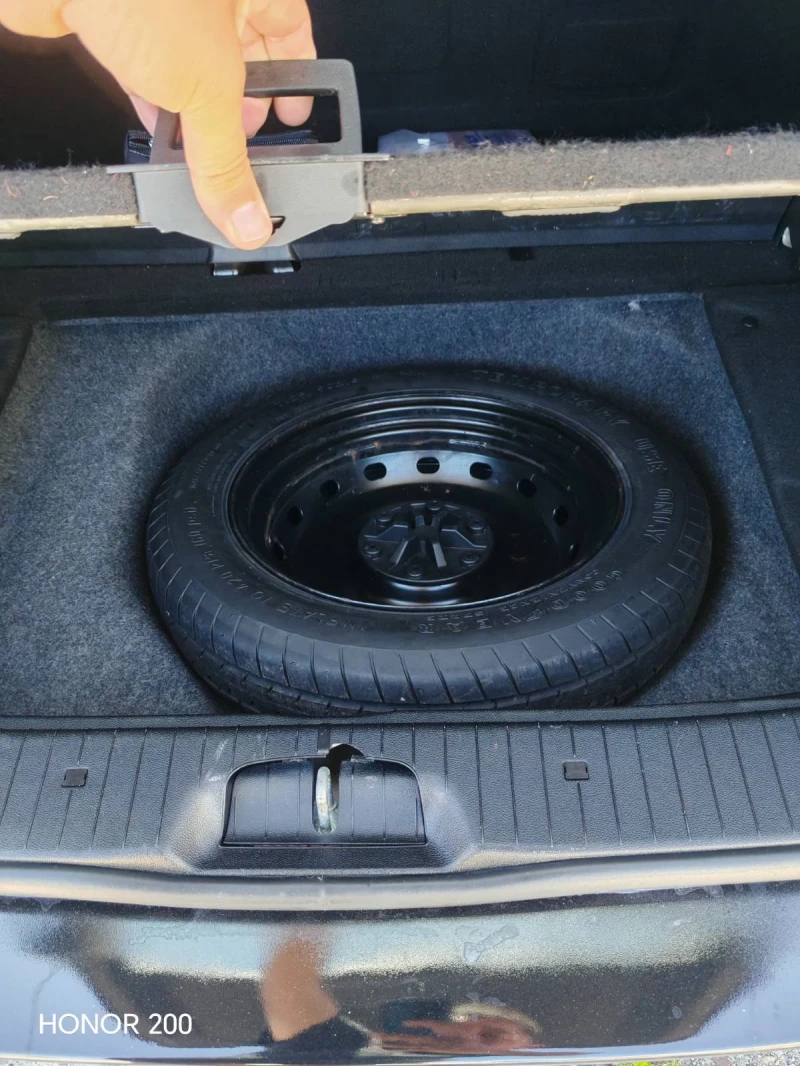 Mercedes-Benz A 180 2.0, снимка 15 - Автомобили и джипове - 50878685