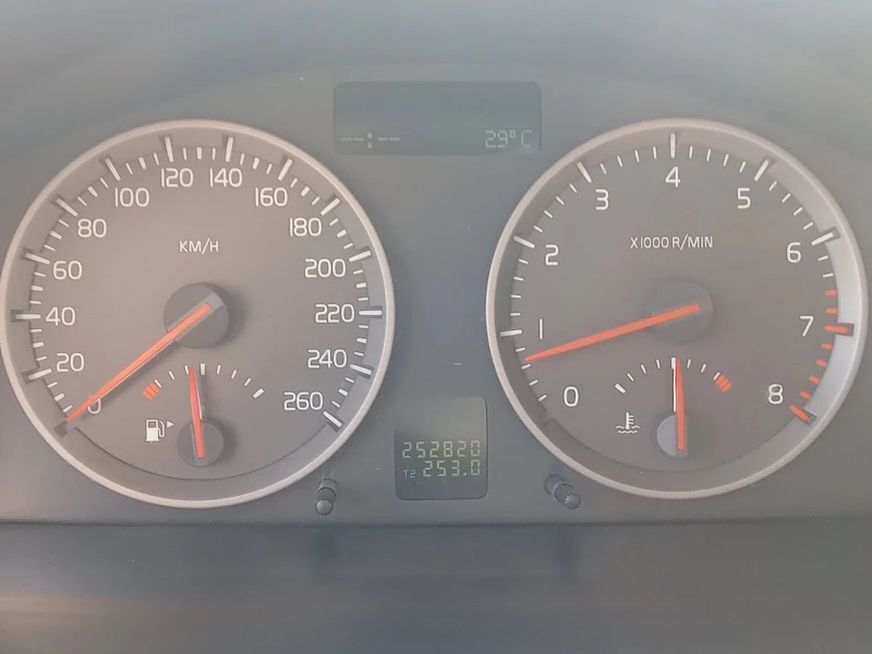 Volvo S40, снимка 8 - Автомобили и джипове - 52885093