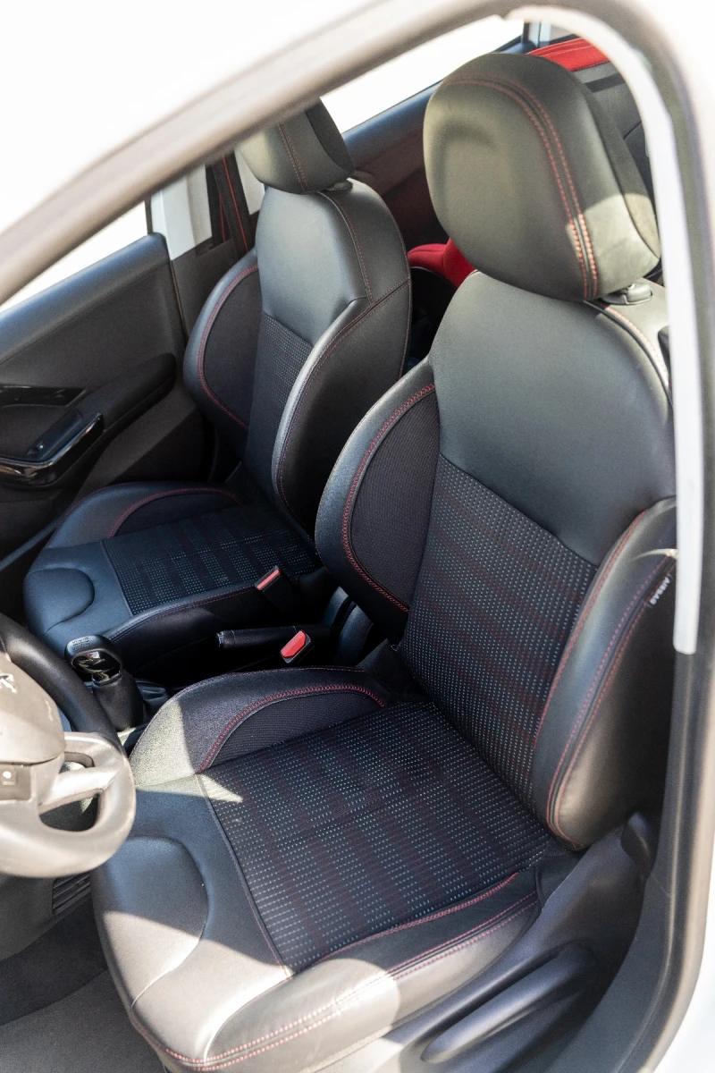 Peugeot 208, снимка 9 - Автомобили и джипове - 52684531