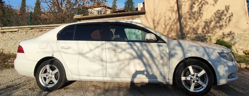 Skoda Superb, снимка 3 - Автомобили и джипове - 52364349