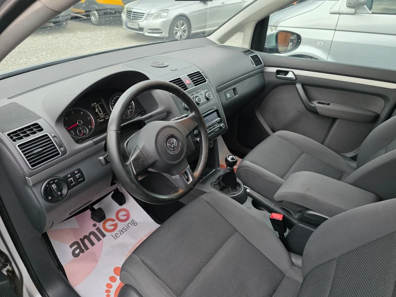 VW Touran 1.6tdi, снимка 12 - Автомобили и джипове - 52560972