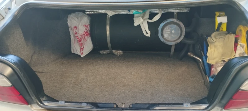 BMW 318, снимка 6 - Автомобили и джипове - 52618843