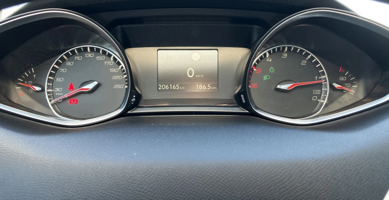 Peugeot 308 1.6 HDI, снимка 13 - Автомобили и джипове - 52912987