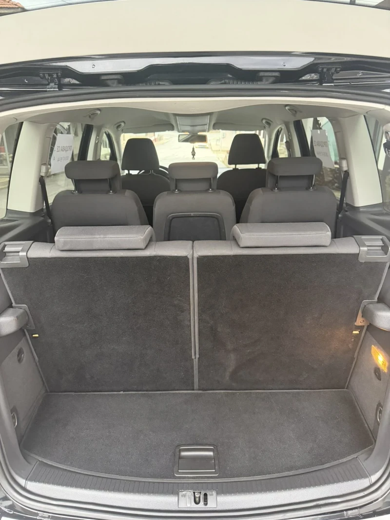 VW Touran 1 6TDI 7Person, снимка 5 - Автомобили и джипове - 52976514