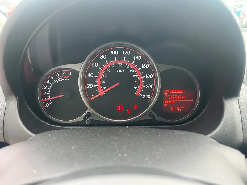 Mazda 2 1.3i , снимка 8 - Автомобили и джипове - 53101289