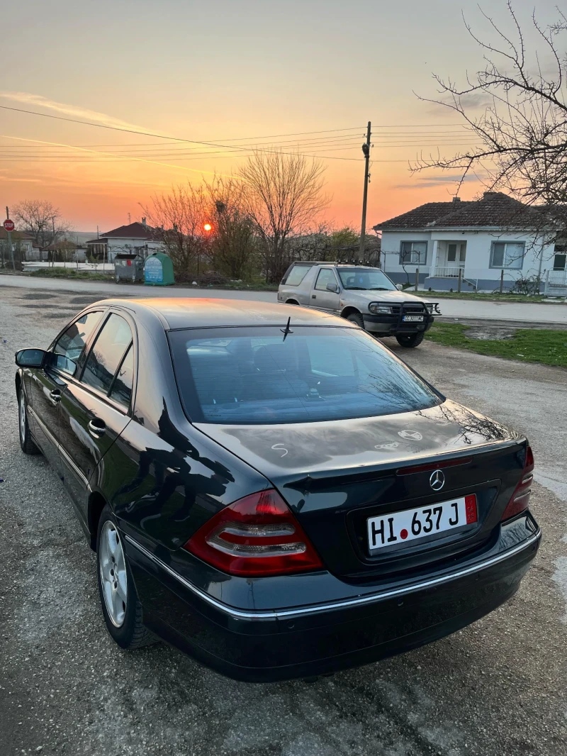 Mercedes-Benz C 220, снимка 3 - Автомобили и джипове - 53212714