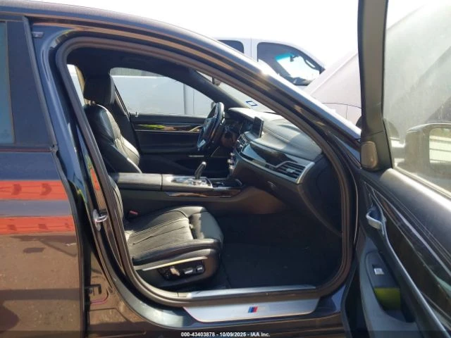 BMW 740 M* SPORT* ДИГИТАЛНО* ТАБЛО* ДИСТРОНИК* ПОДГРЕВ* КА - изображение 7