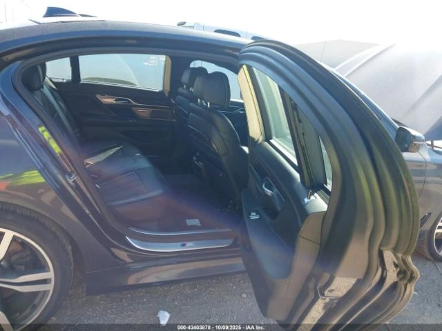 BMW 740 M* SPORT* ДИГИТАЛНО* ТАБЛО* ДИСТРОНИК* ПОДГРЕВ* КА - изображение 9