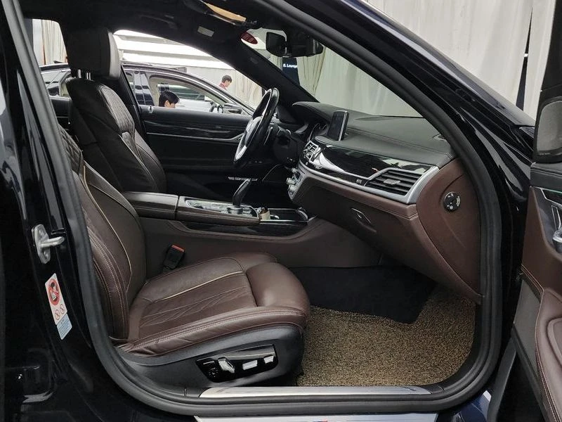 BMW 730 730d xDrive M Sport| 258к.с.| ВКЛ.ТЕХНОТЕСТ, снимка 11 - Автомобили и джипове - 55184148