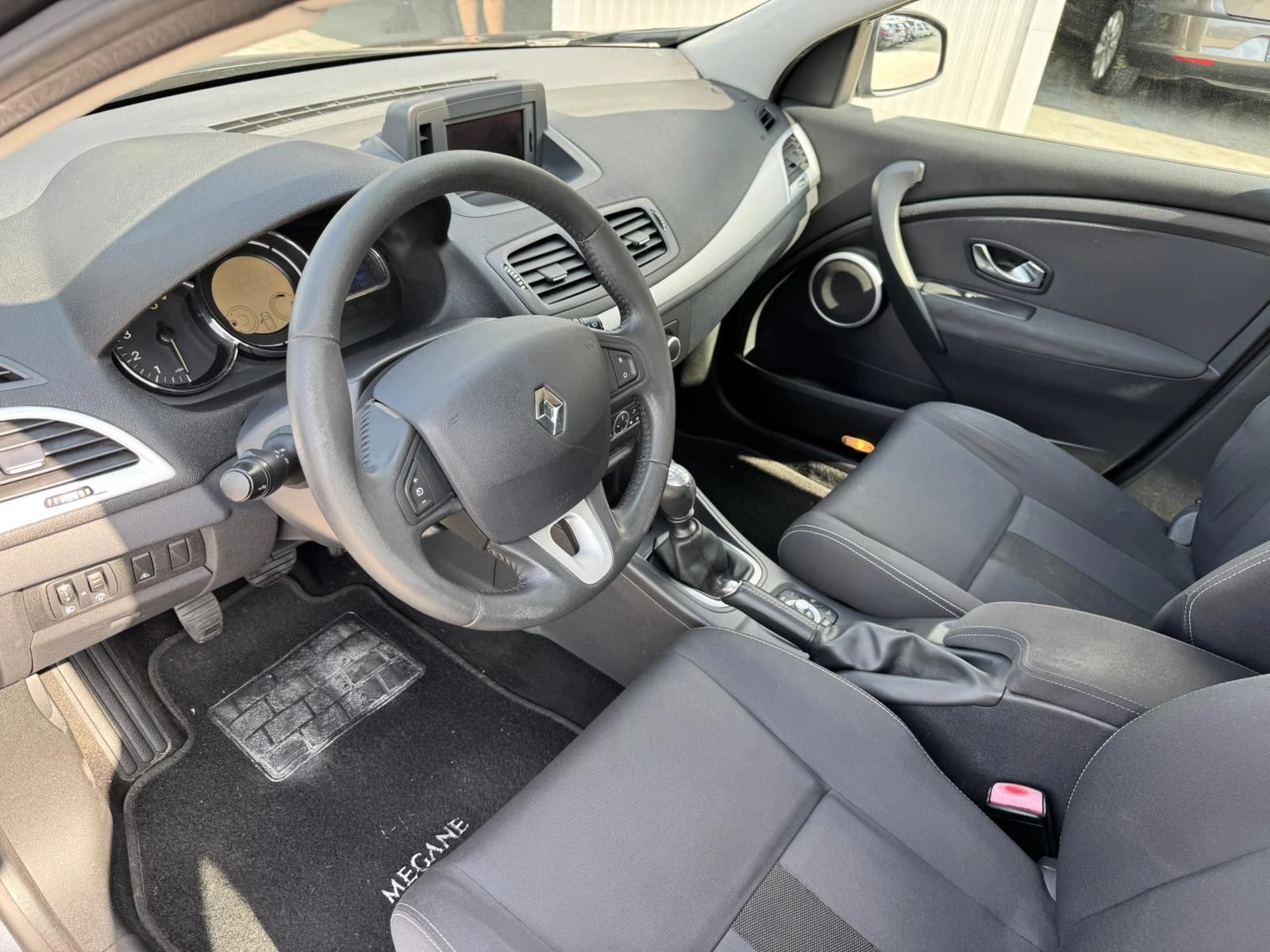 Renault Megane 1.5* 110ps* НАВИ* ПАРКТ* АВТОПИЛОТ - изображение 9