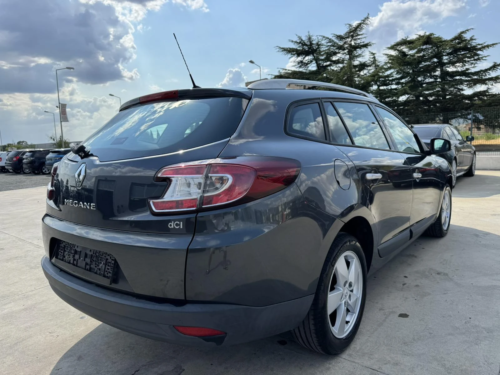 Renault Megane 1.5* 110ps* НАВИ* ПАРКТ* АВТОПИЛОТ - изображение 5