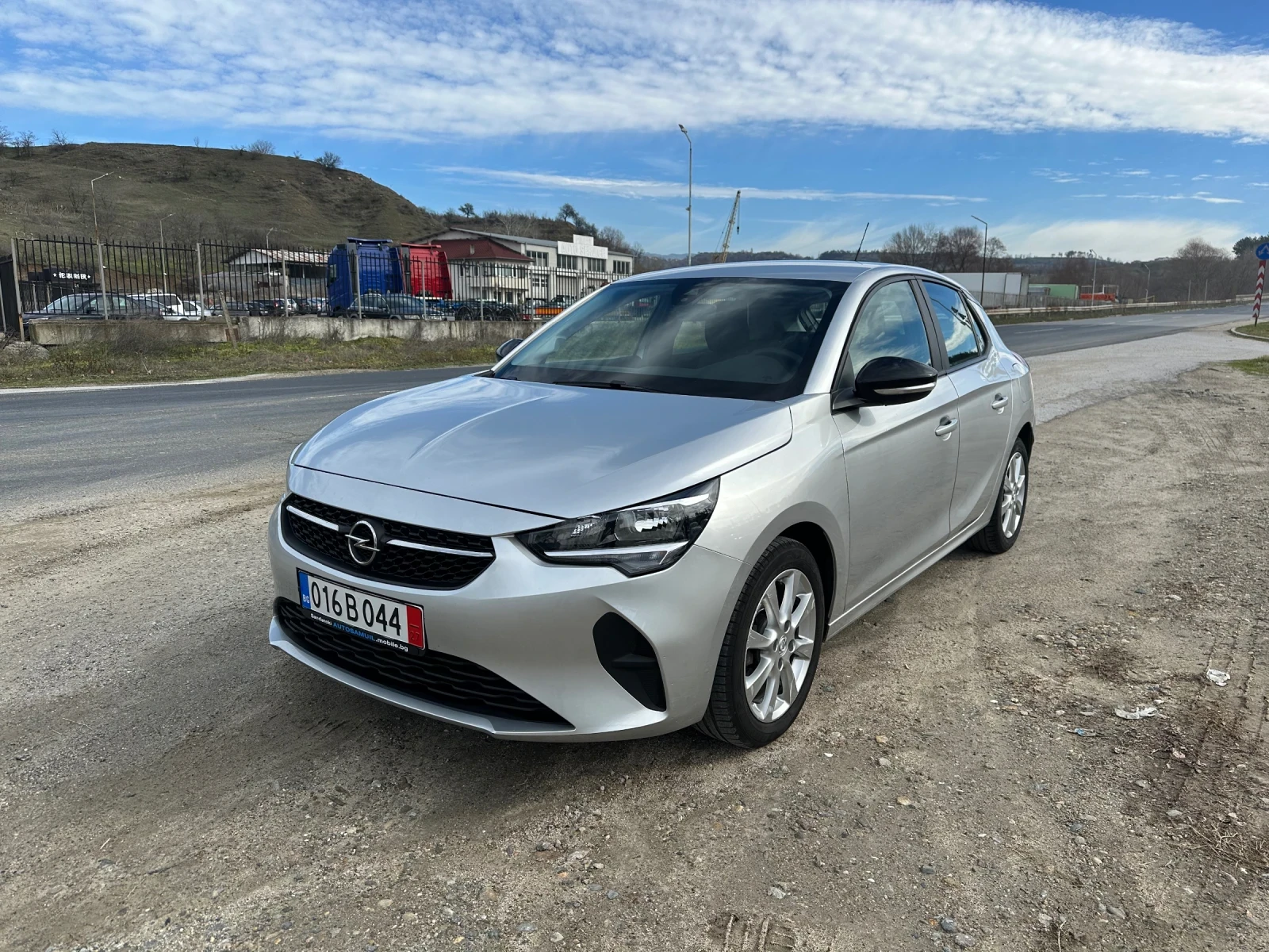 Opel Corsa 1.2i-75ph NAVI/CAMERA/EURO6D - изображение 3