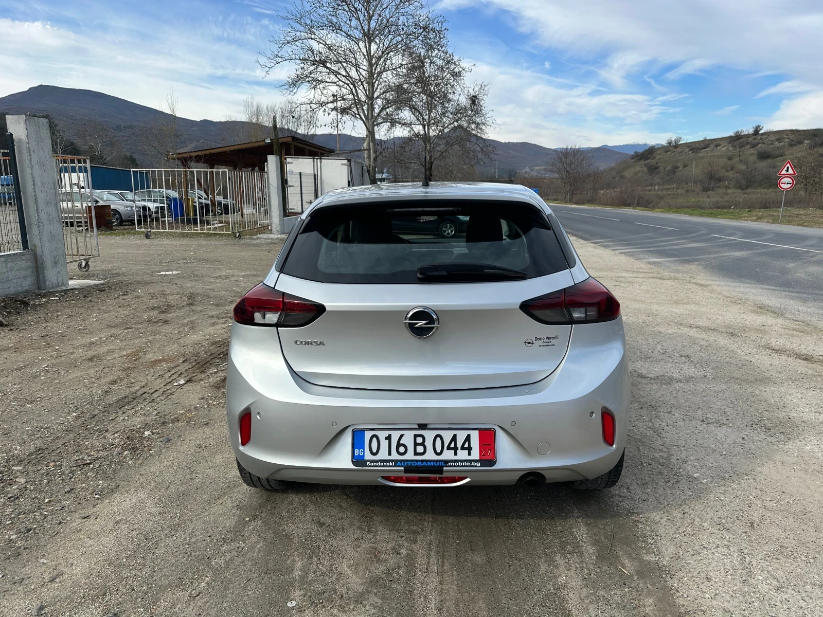 Opel Corsa 1.2i-75ph NAVI/CAMERA/EURO6D - изображение 6