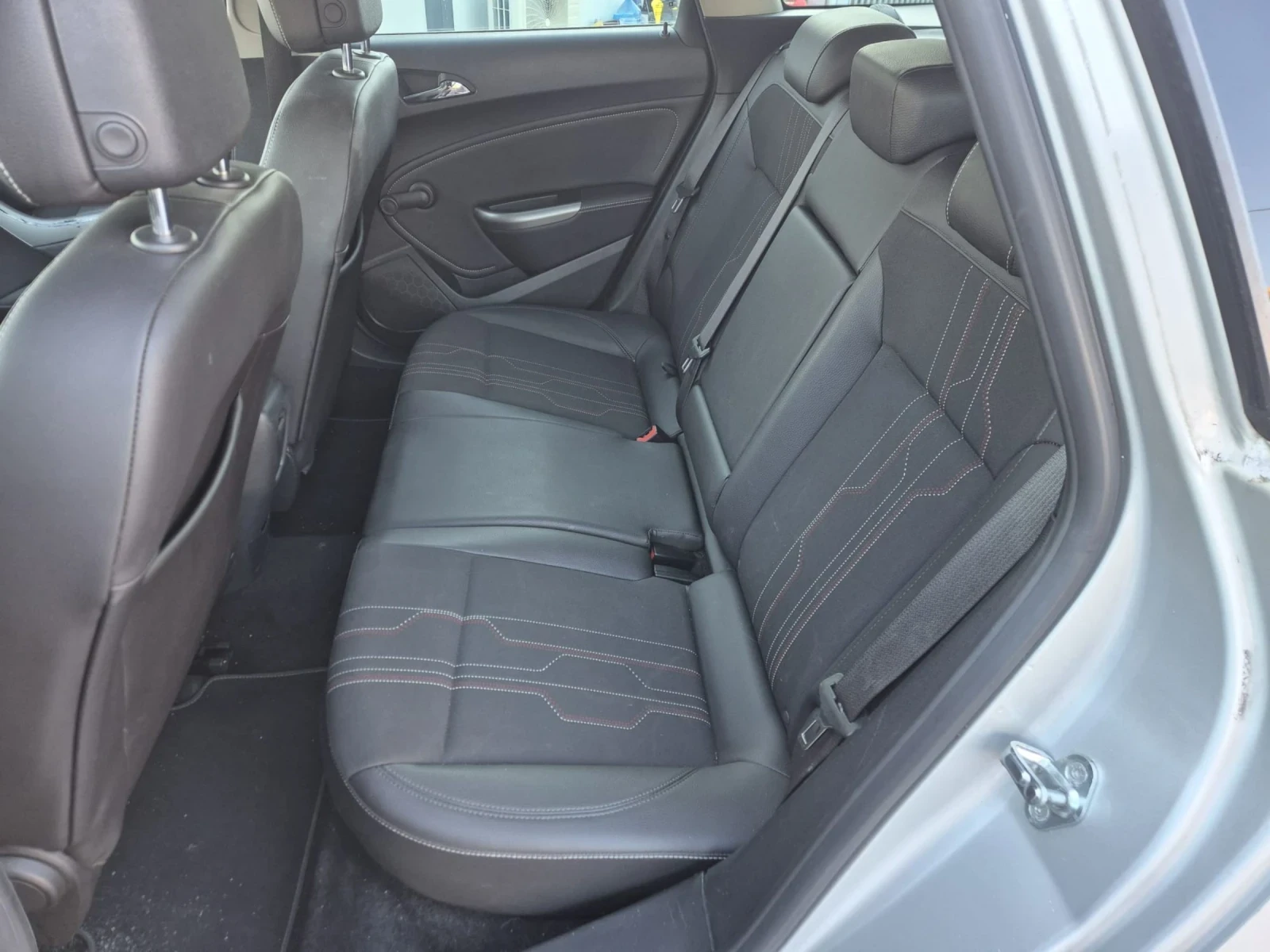 Opel Astra 1.7 CDTI SPORT TOURER, снимка 14 - Автомобили и джипове - 53780749