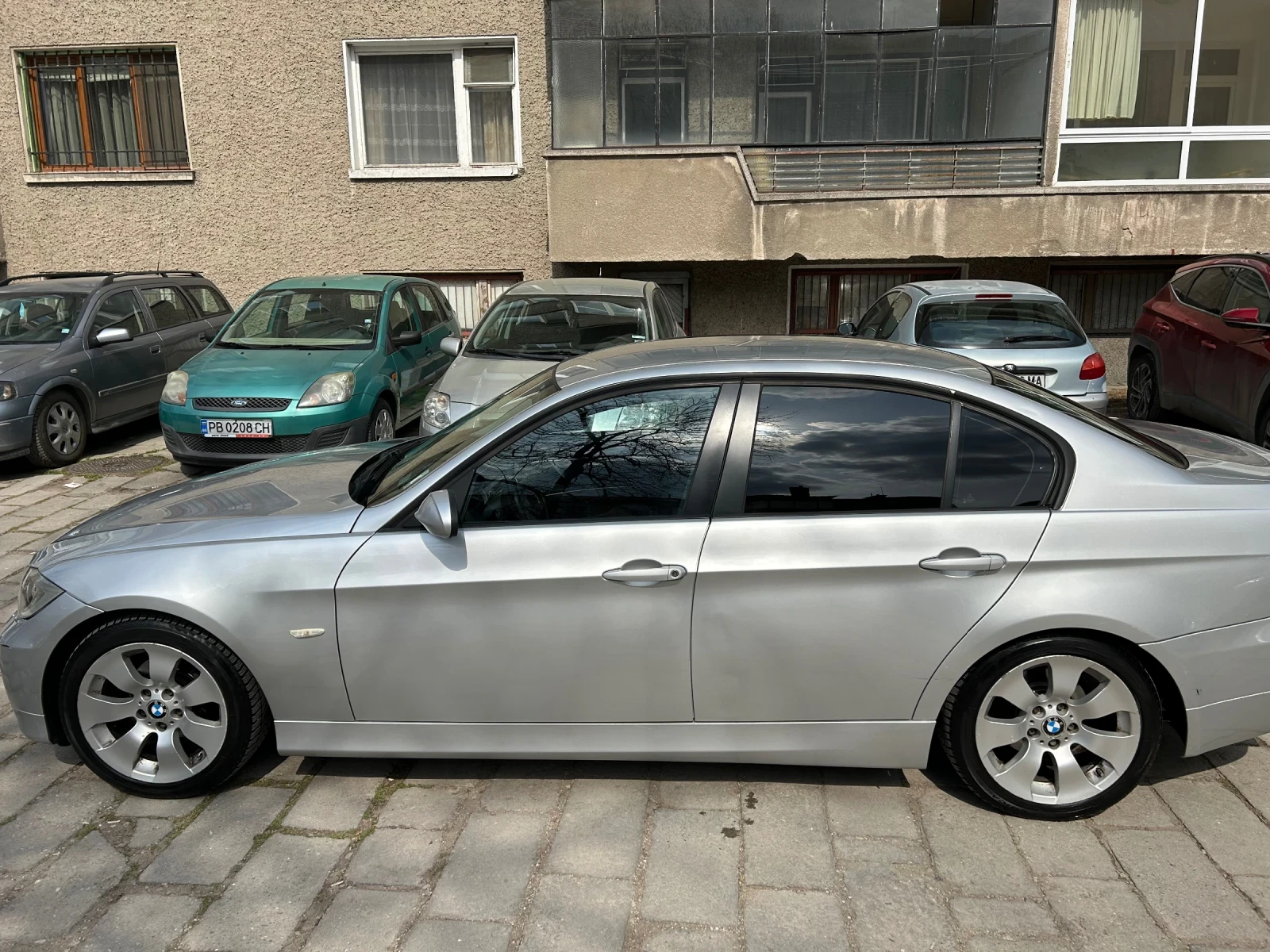 BMW 320, снимка 12 - Автомобили и джипове - 53923826
