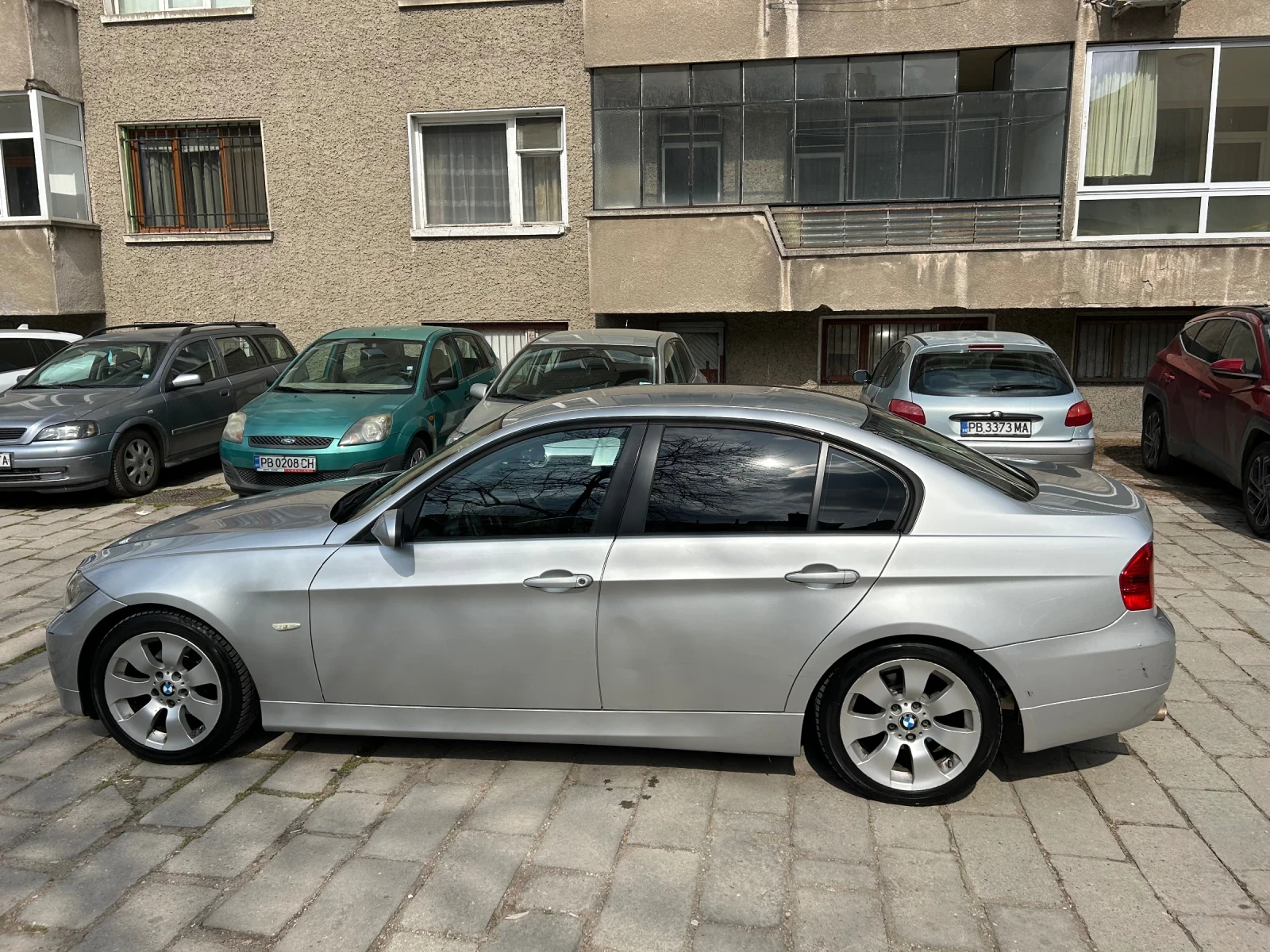 BMW 320, снимка 15 - Автомобили и джипове - 53923826