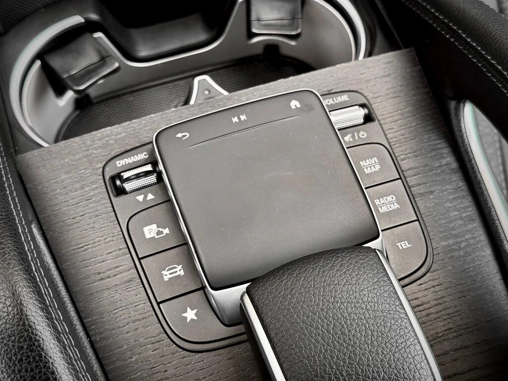 Mercedes-Benz GLE 450 ВЪЗДУХ* ДИСТРОНИК* 360 КАМЕРА* ПАМЕТ* BURMESTER, снимка 13 - Автомобили и джипове - 54038503