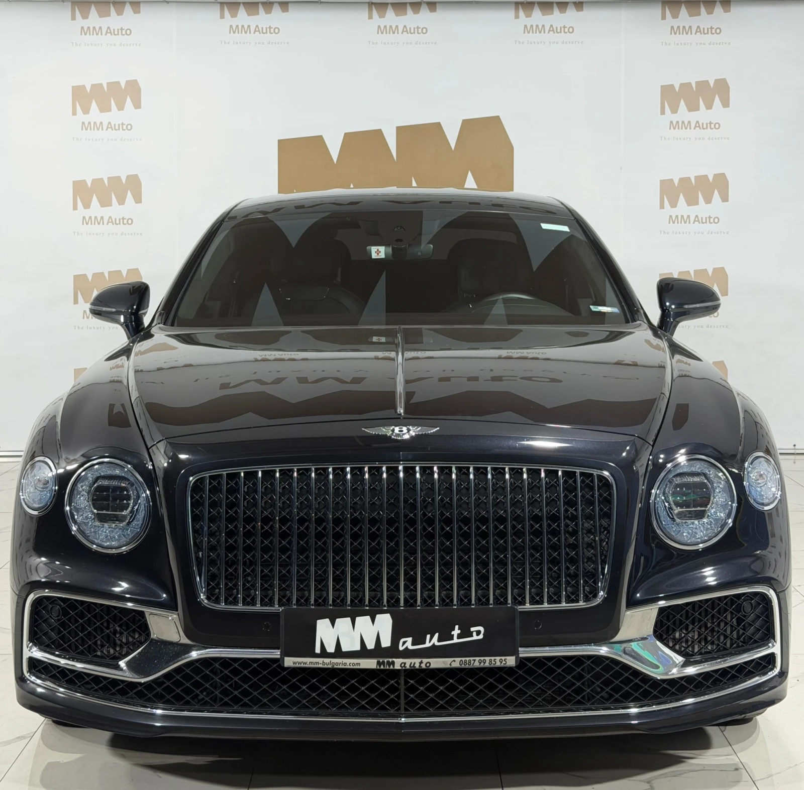 Bentley Flying Spur V8* TV* Massage* Ventilation* Pano, снимка 4 - Автомобили и джипове - 54139412