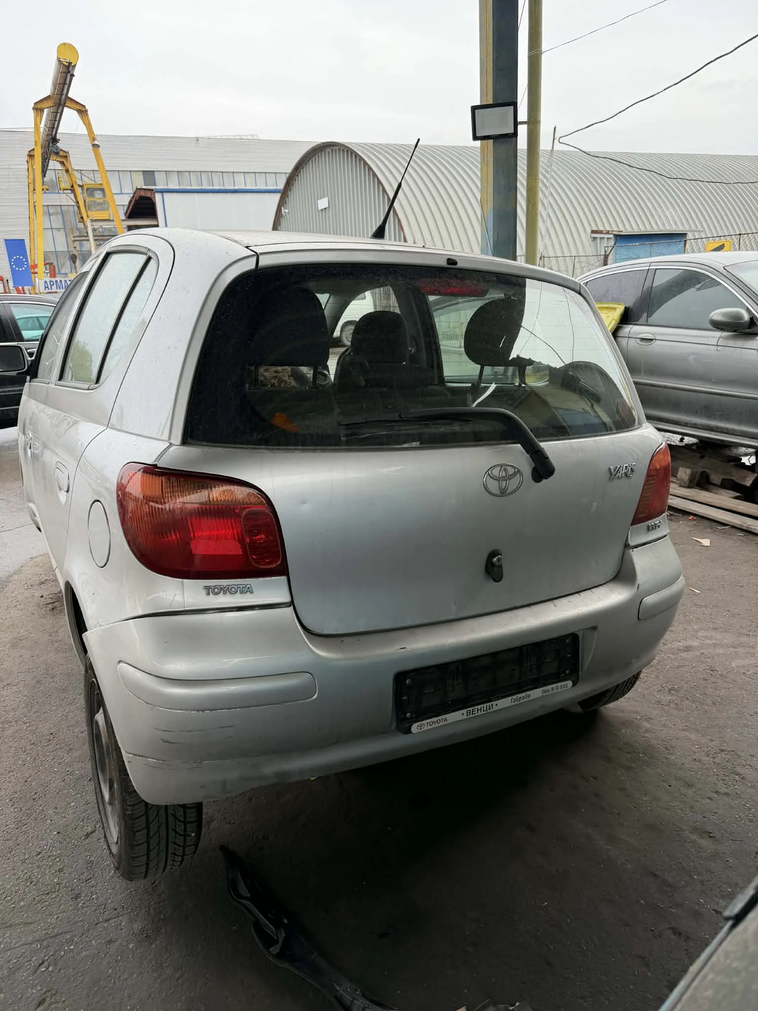 Toyota Yaris 1.3 vvt-i, снимка 3 - Автомобили и джипове - 54280877