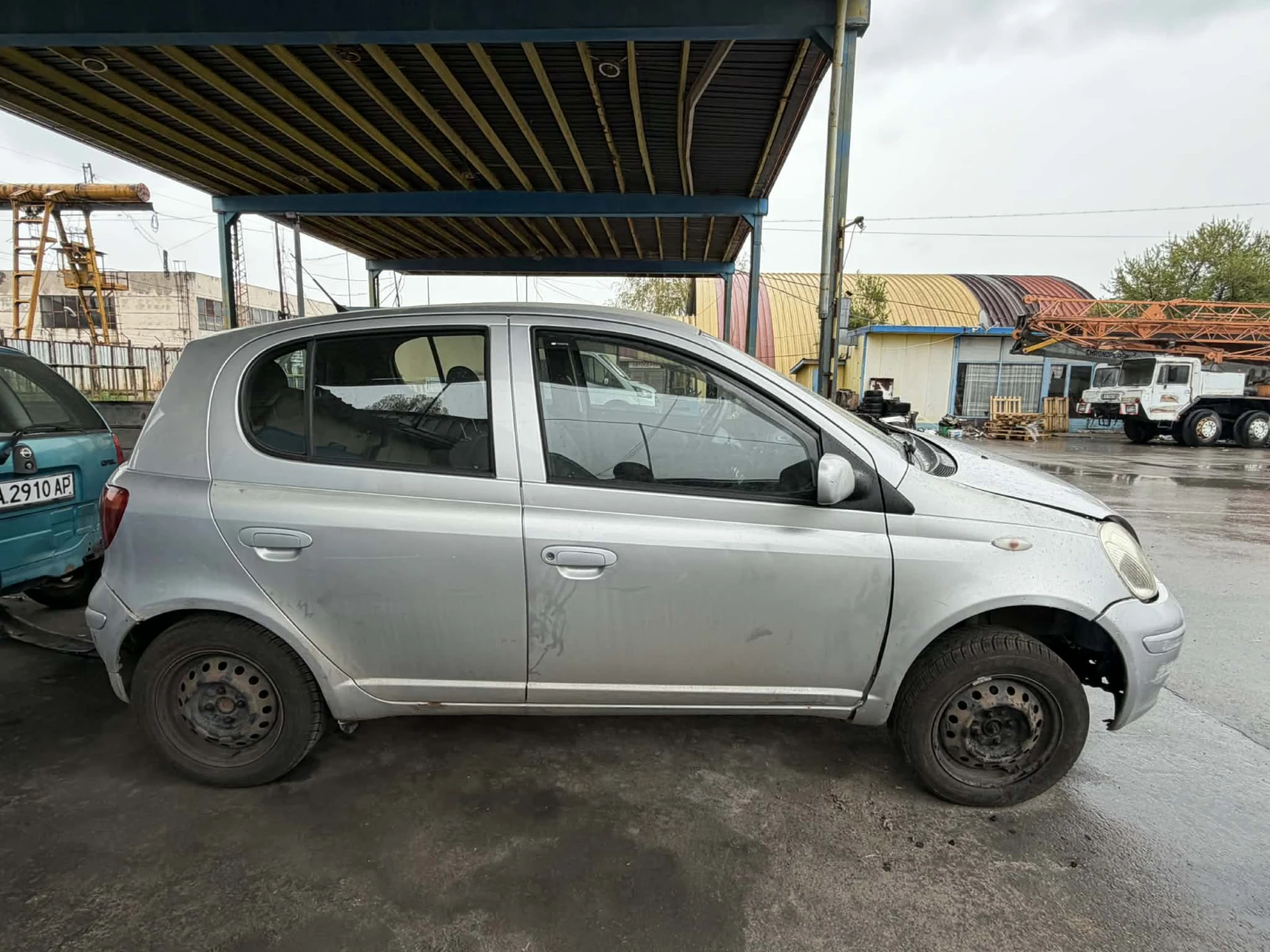 Toyota Yaris 1.3 vvt-i, снимка 2 - Автомобили и джипове - 54280877