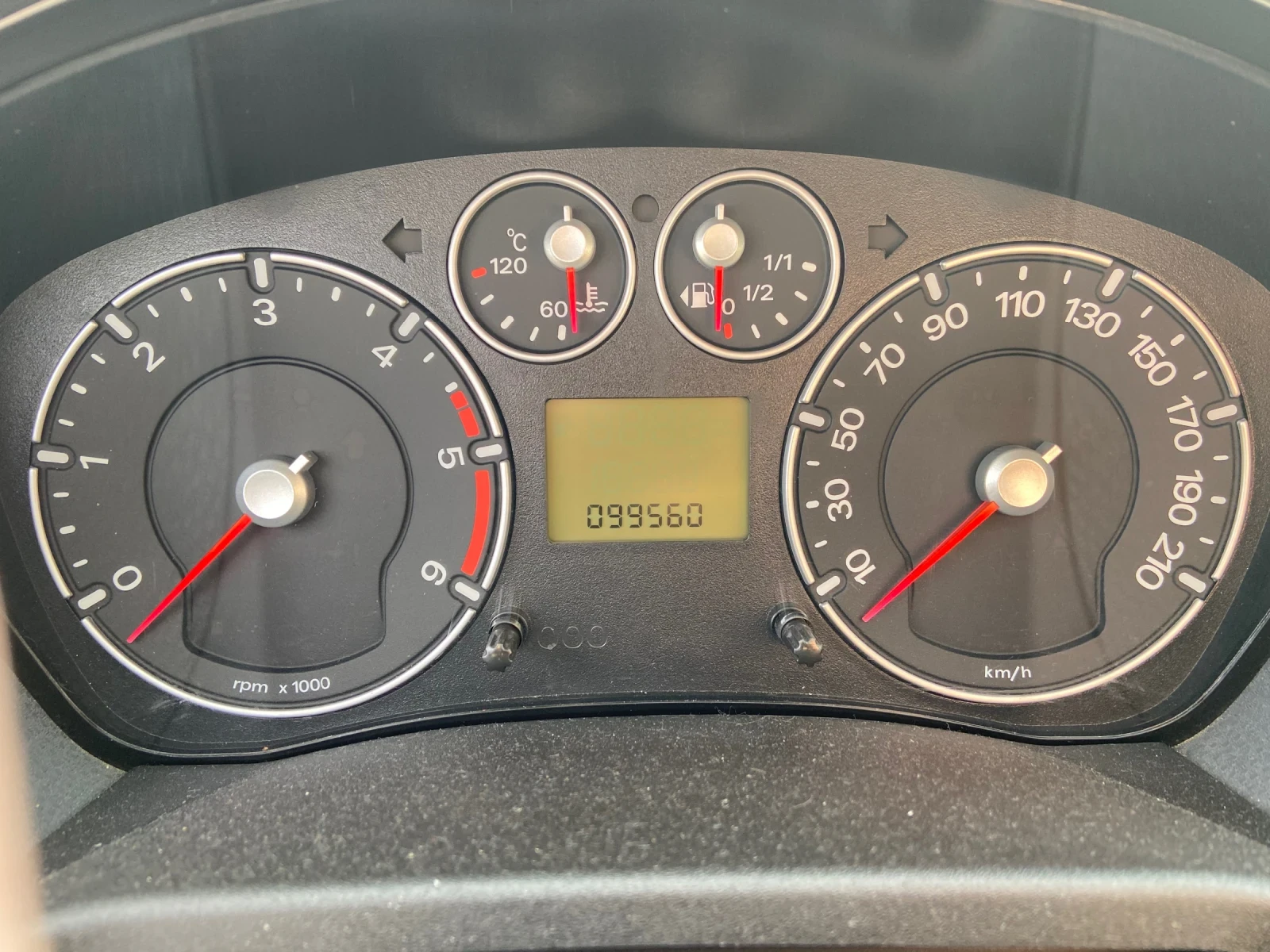 Ford Fiesta 1.4 TDCI, снимка 10 - Автомобили и джипове - 54344768