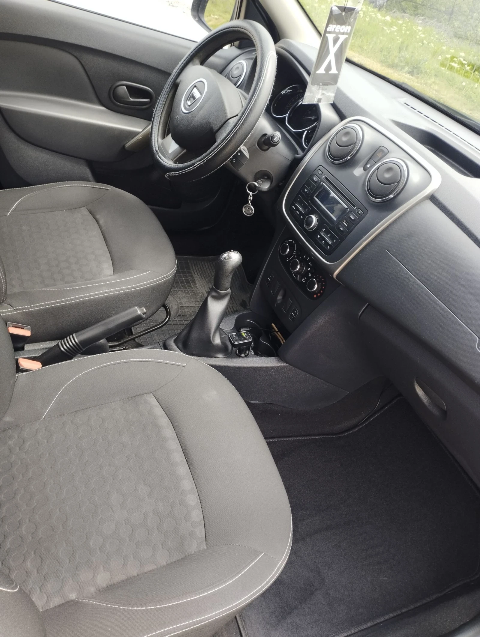 Dacia Sandero 1, 2 бензин 75кс 2016г, снимка 8 - Автомобили и джипове - 54440212